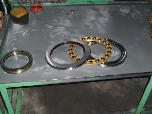 Thrust ball bearing